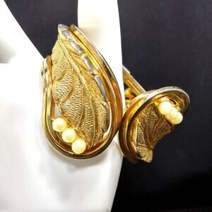 Tortolani Gold Plated Hinged Cuff Bracelet Leaf Design Faux Pearls 1960s Vintage